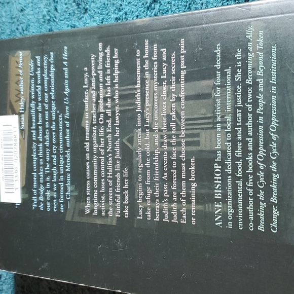 Under the bridge book - Picture 2 of 4